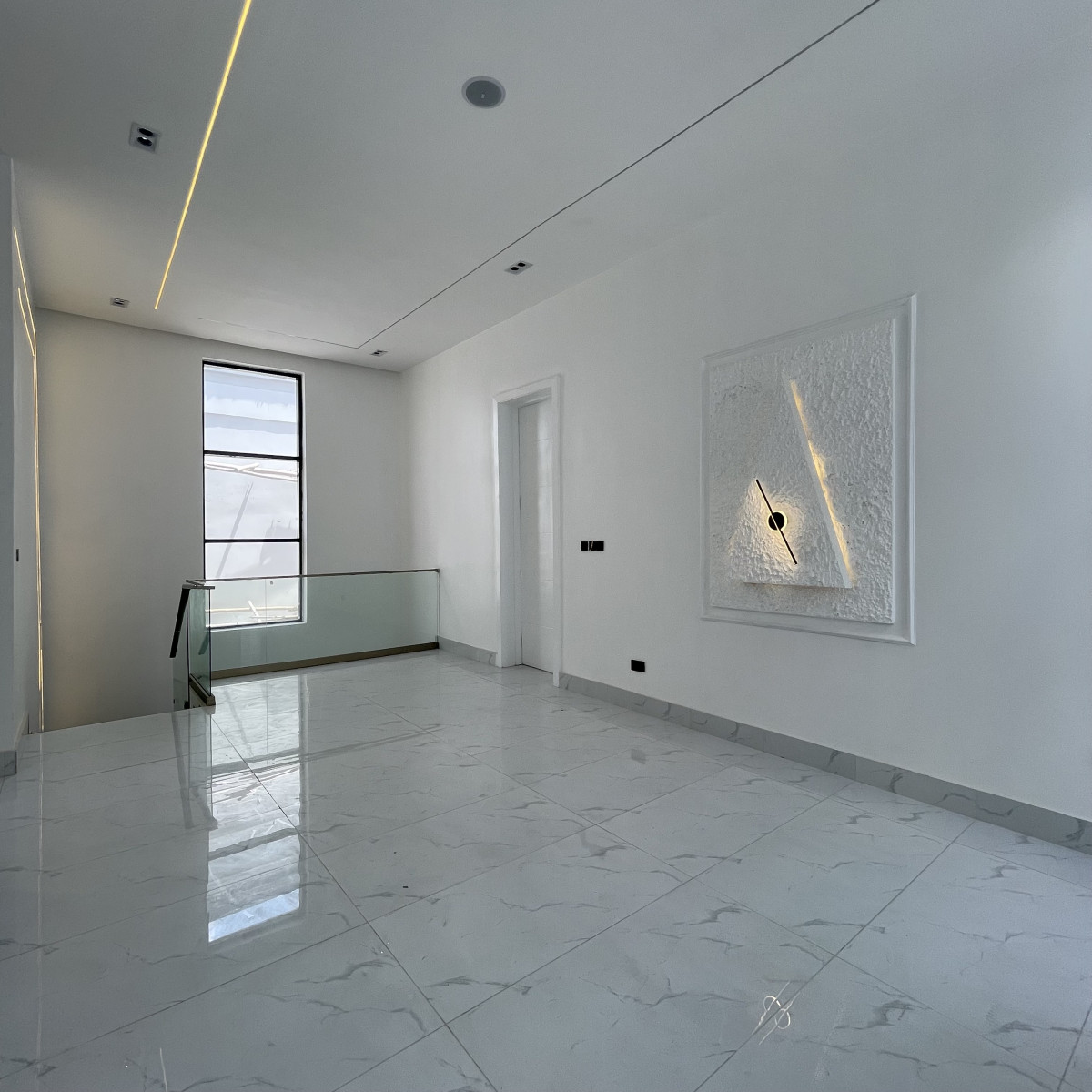 5 bedroom fully detached duplex with bq, pool , gym/ home office/ study room 
