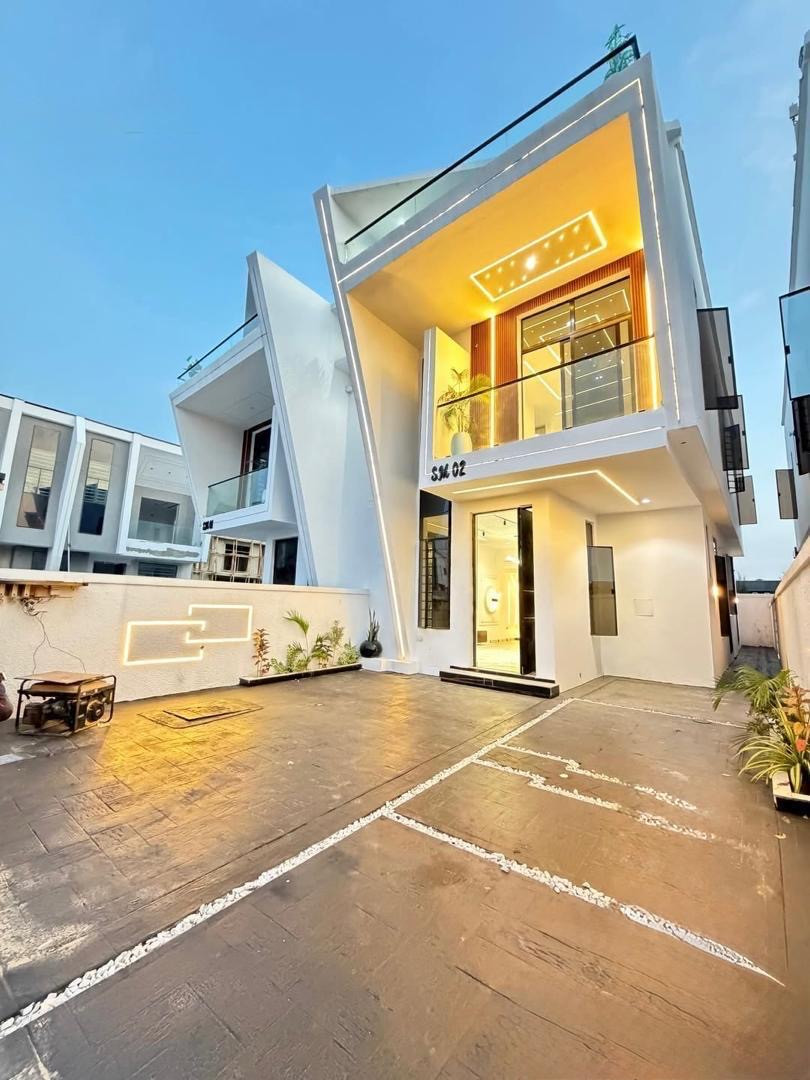 4 bedroom semi detached duplex with bq 