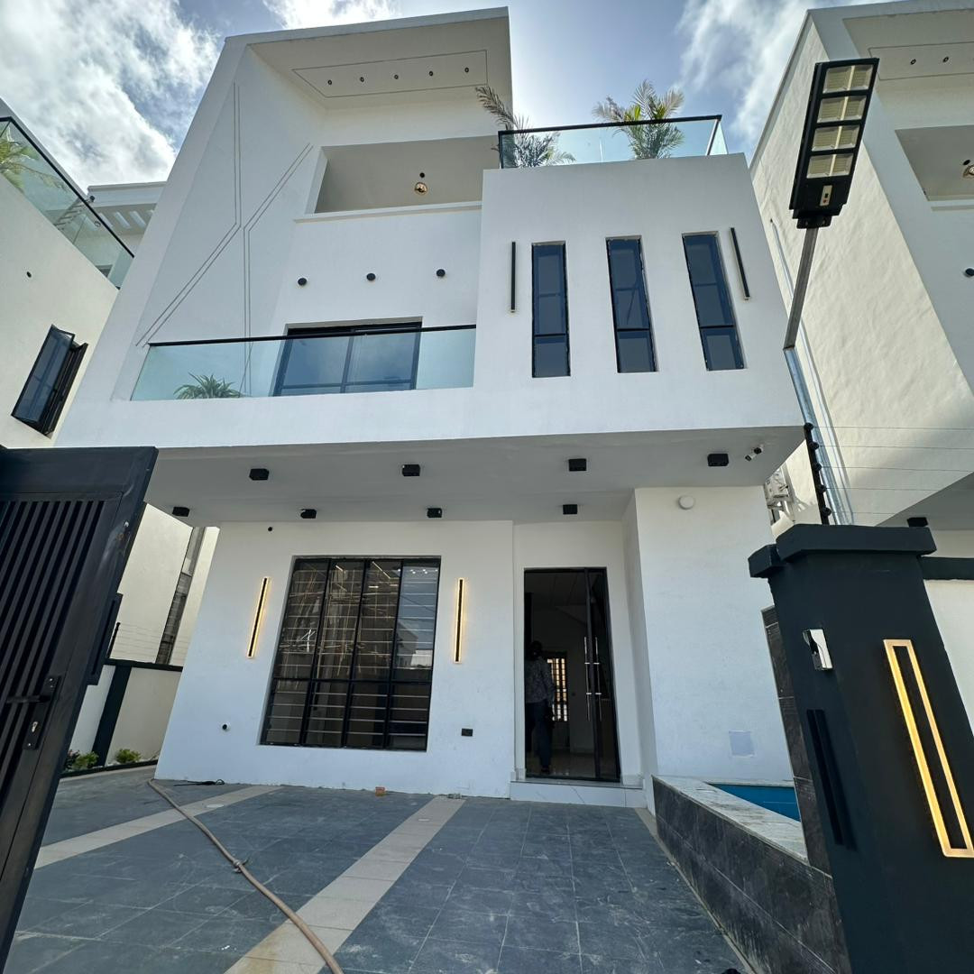Luxurious 5 bedroom fully detached duplex with bq, swimming pool and a cinema 