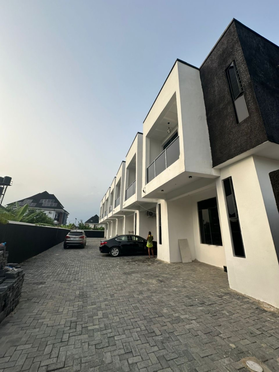 4 bedroom terrace duplex with bq