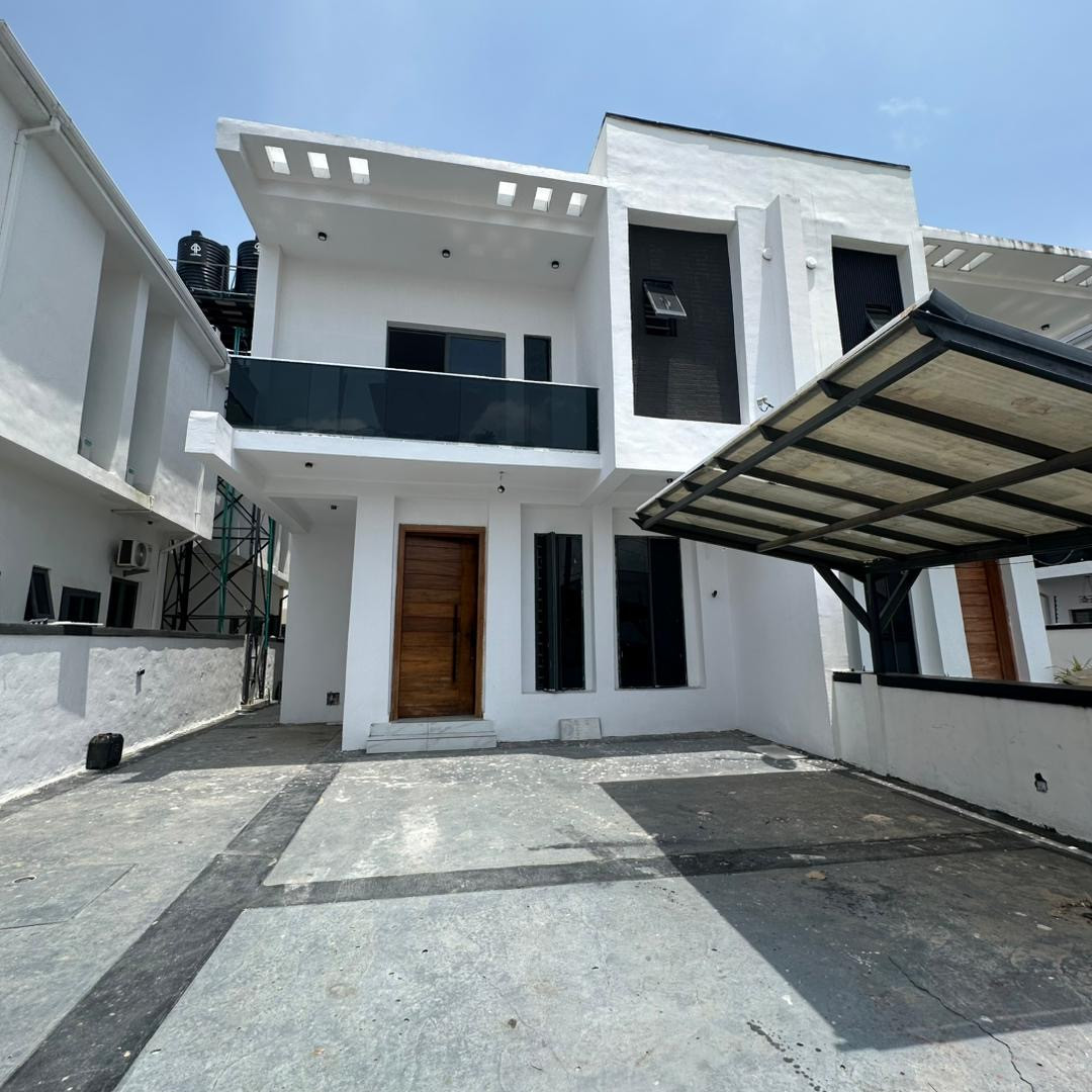 4 bedroom semi detached duplex with bq