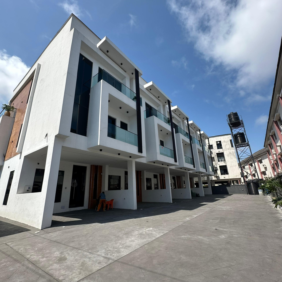 Luxurious 4 bedroom terrace duplex with bq and a swimming pool 
