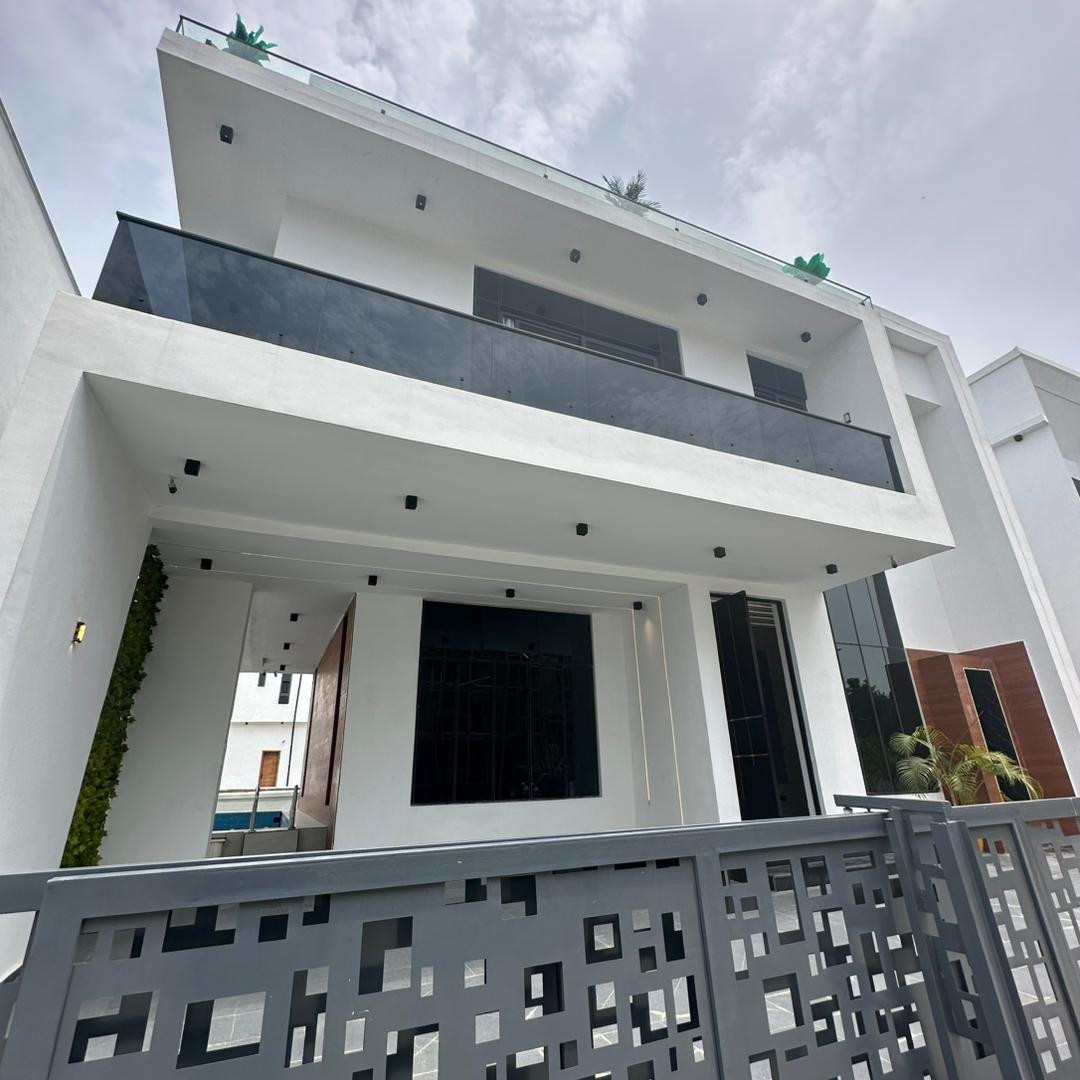 Luxurious 5 bedroom fully detached duplex with BQ, swimming pool, cinema, smart home furniture 
