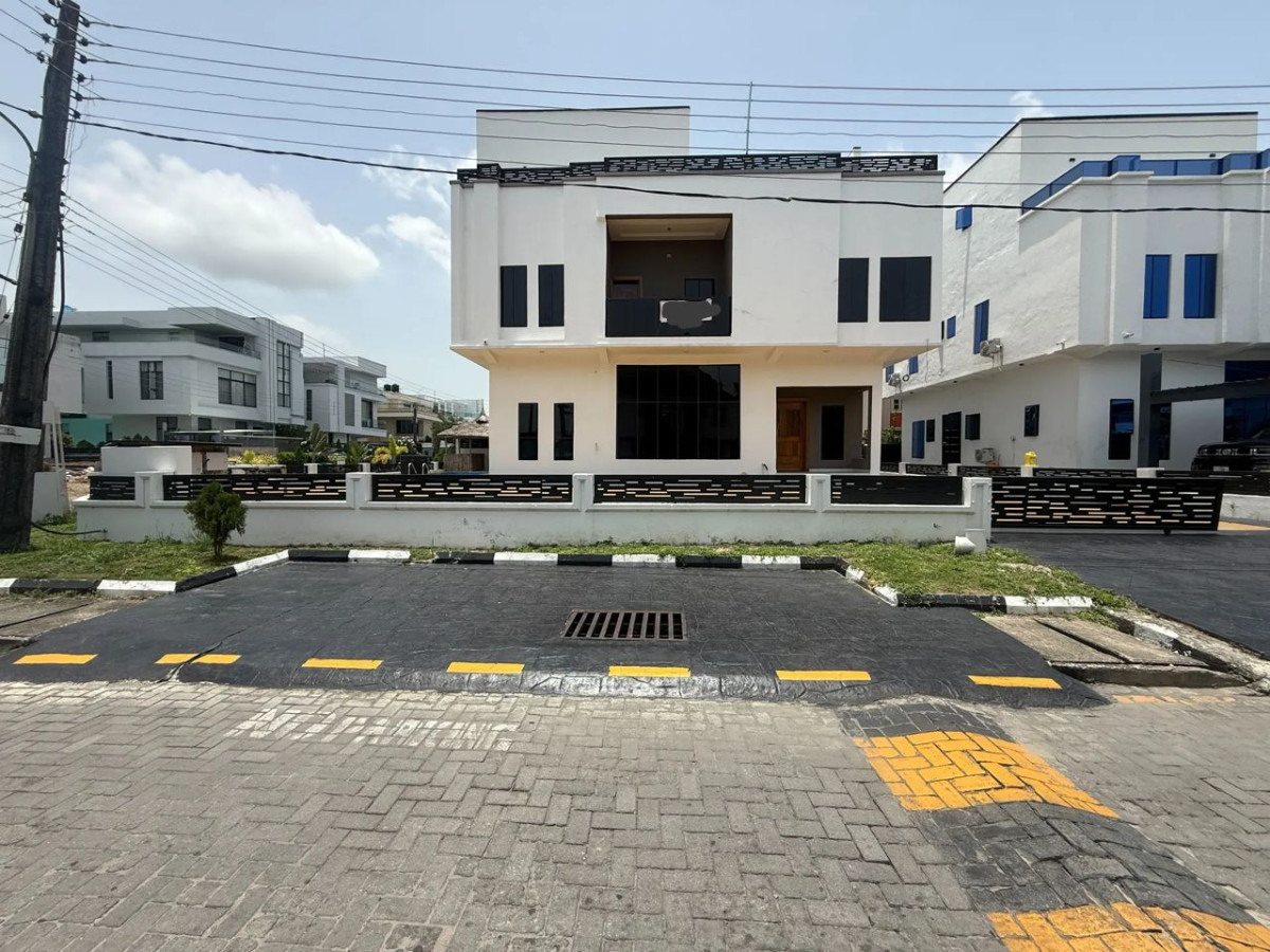 Luxurious 5 bedroom fully detached fully detached duplex with bq, swimming pool and cinema 