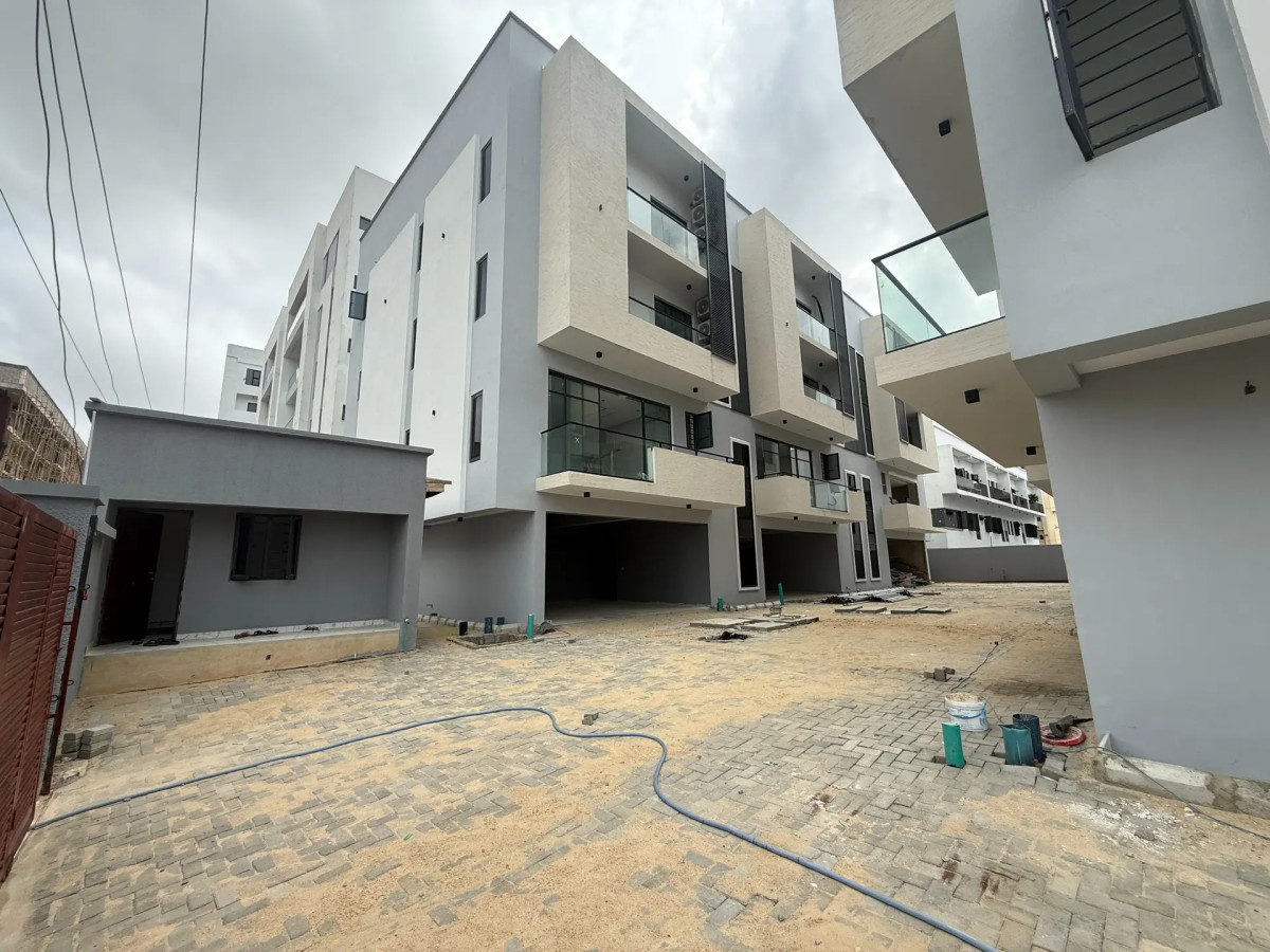 Luxurious 4 bedroom terrace duplex with a private elevator 